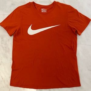 Mens Nike T-shirt